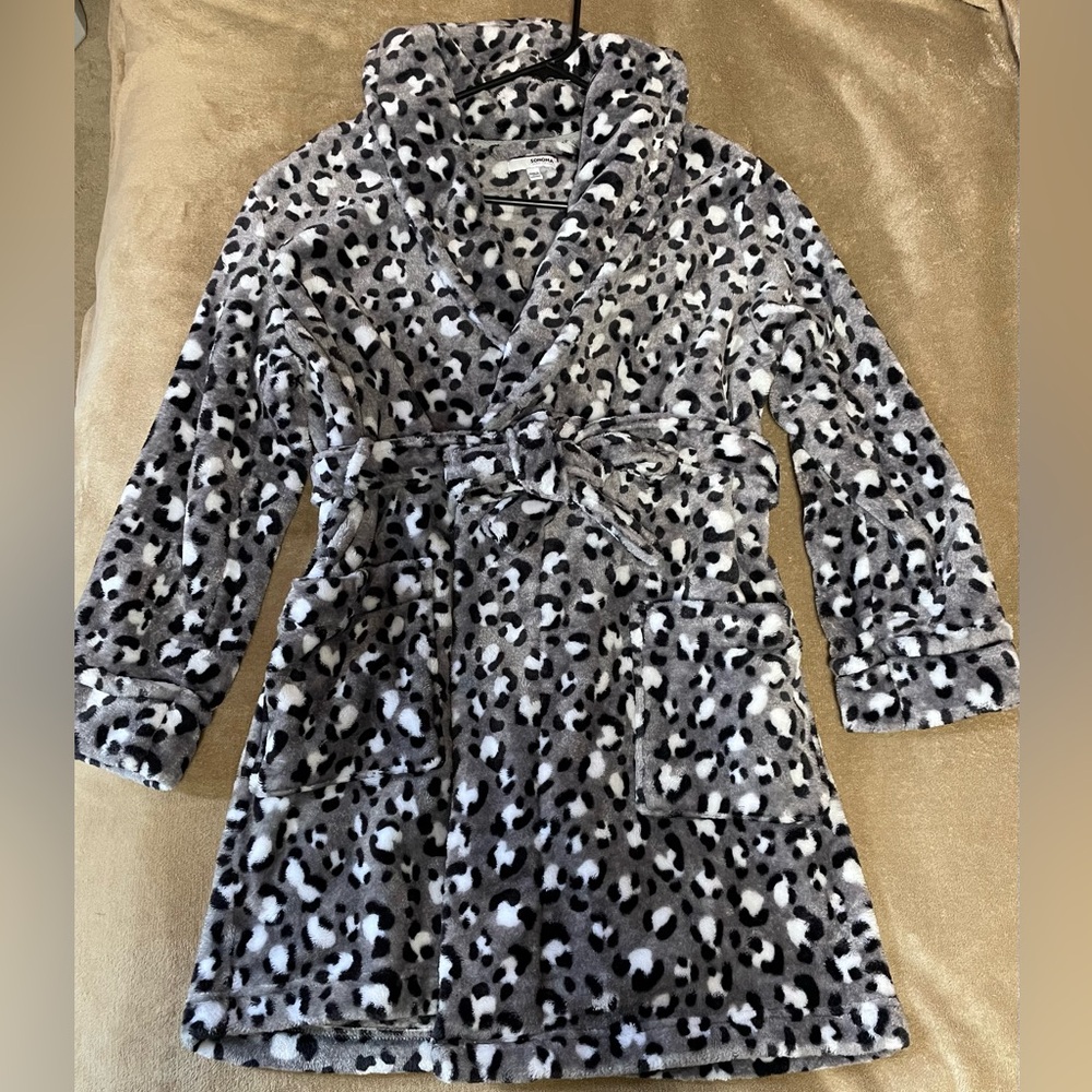 Plush bathrobe